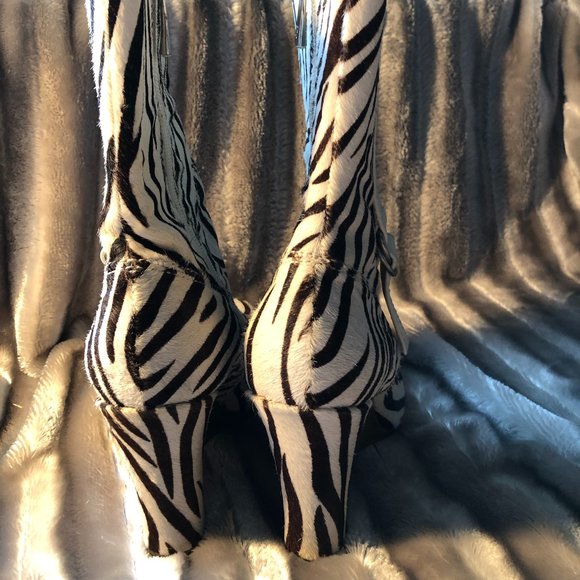 Donald J Pliner Zebra Boots - Picture 5 of 8